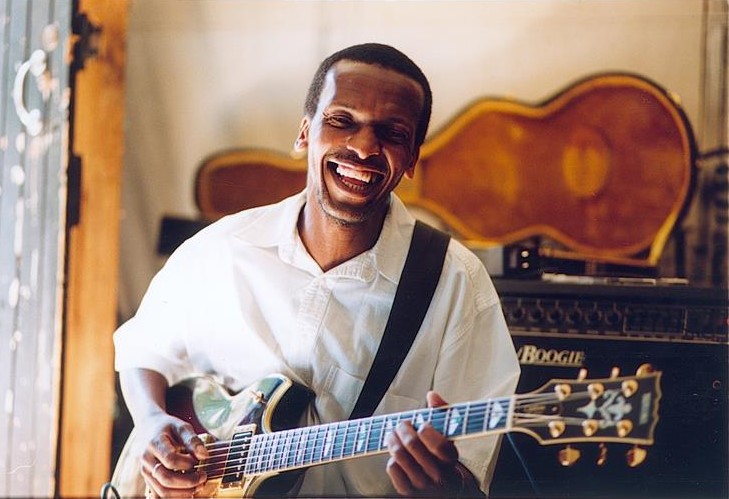 Louis Mhlanga (guitar)